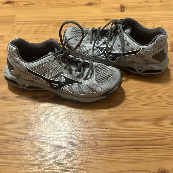 Mizuno Wave Tornado X2 Womens Size 9 Gray Volleyball Sneakers Shoes - Picture 2 of 6